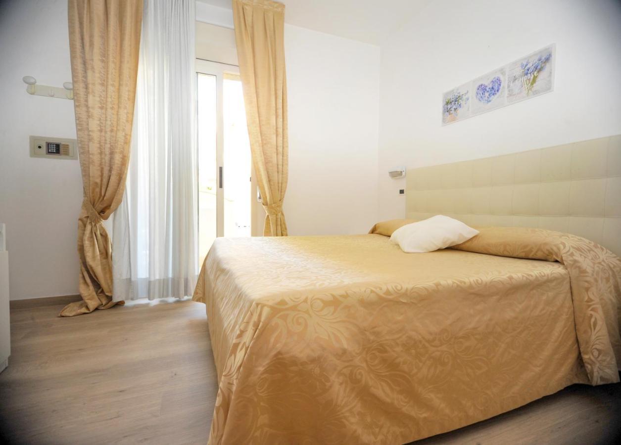 Hotel Tulipe Nazionale Riccione Exteriör bild