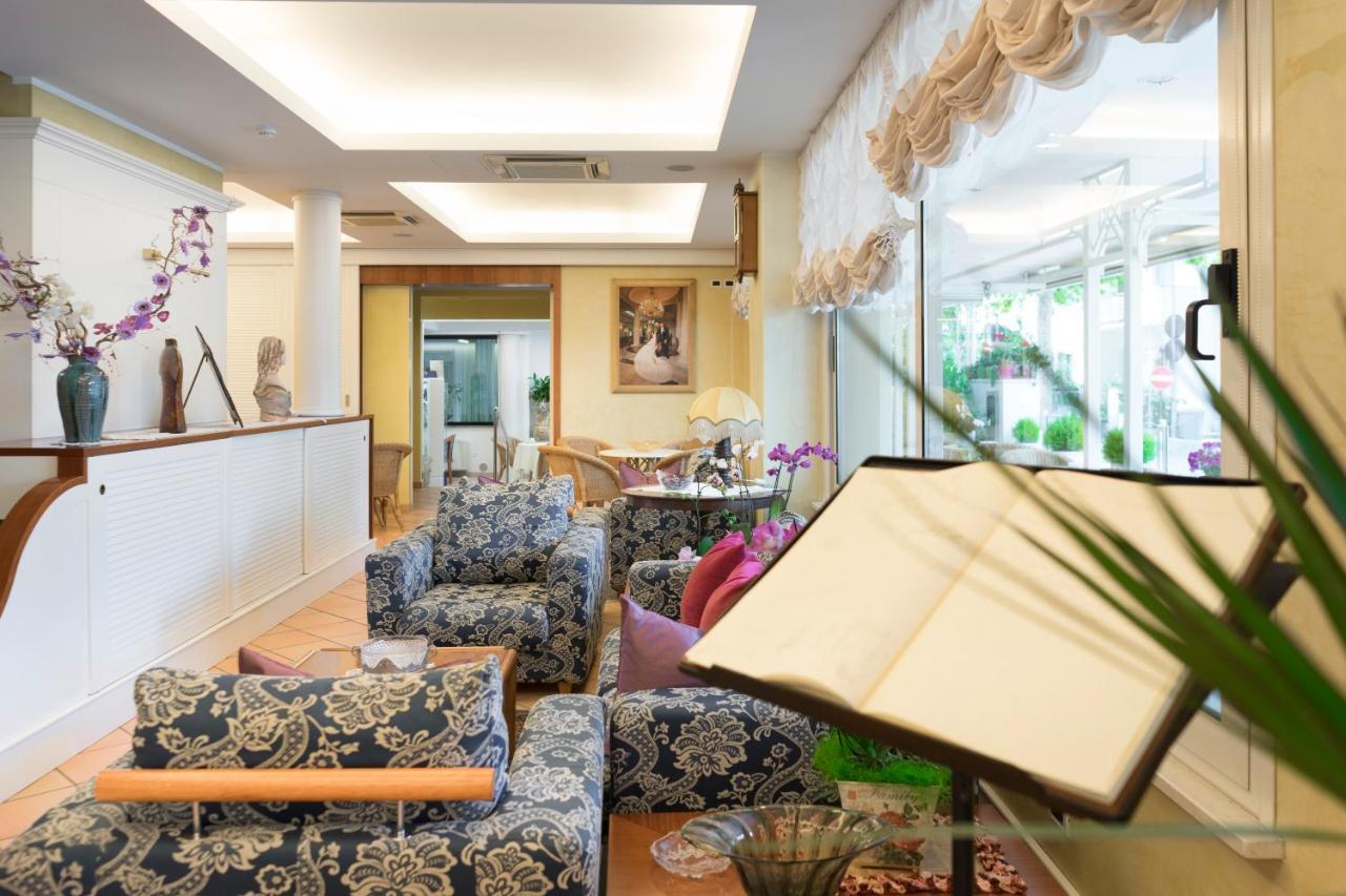 Hotel Tulipe Nazionale Riccione Exteriör bild